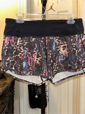 lululemon athletica speed up shorts size 6 4 inch